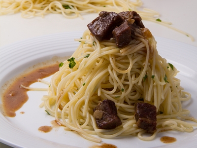 گولاش به همراه اسپاگتی