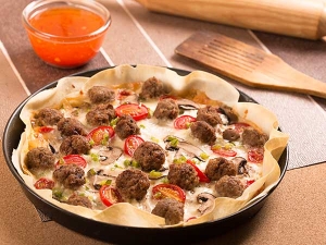 پیتزا گوشت با خمیر یوفکا