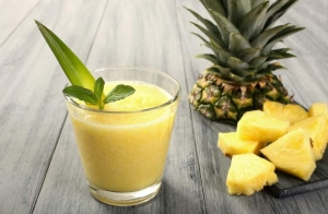 پنج دلیل برای اینکه آناناس بخوریم